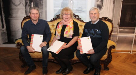 Koalitsioonilepingule kirjutasid alla Rauno Kuus, Lembit Paal ja Eve Miljand. Foto Raimo Metsamärt.