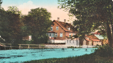 Põltsamaa vanadel fotodel: Tsaariaegne postkaart vaatega jõele ja Lossi tänavale. Foto K. Kiviste erakogust.