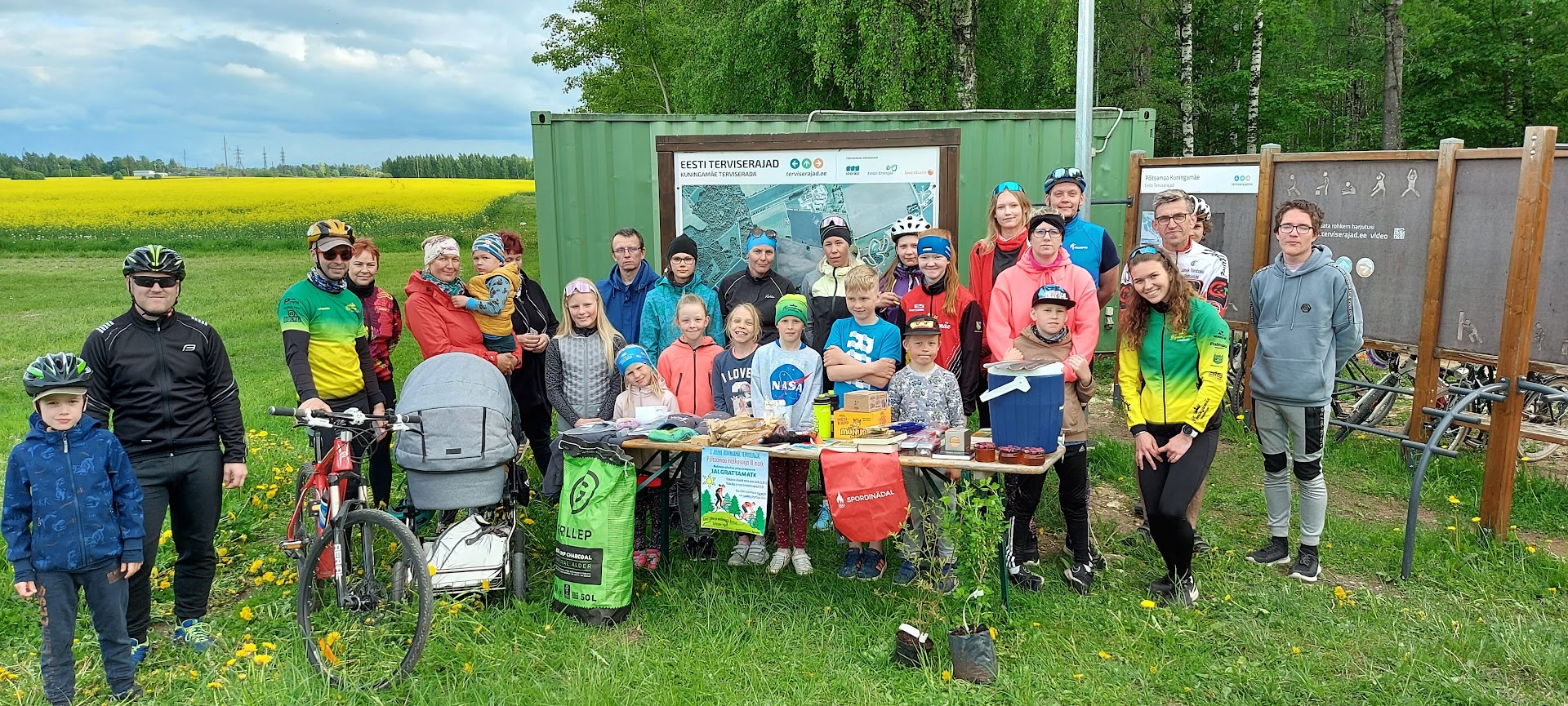 Jalgratta matkal osalejad. Foto Margus Ääremaa.