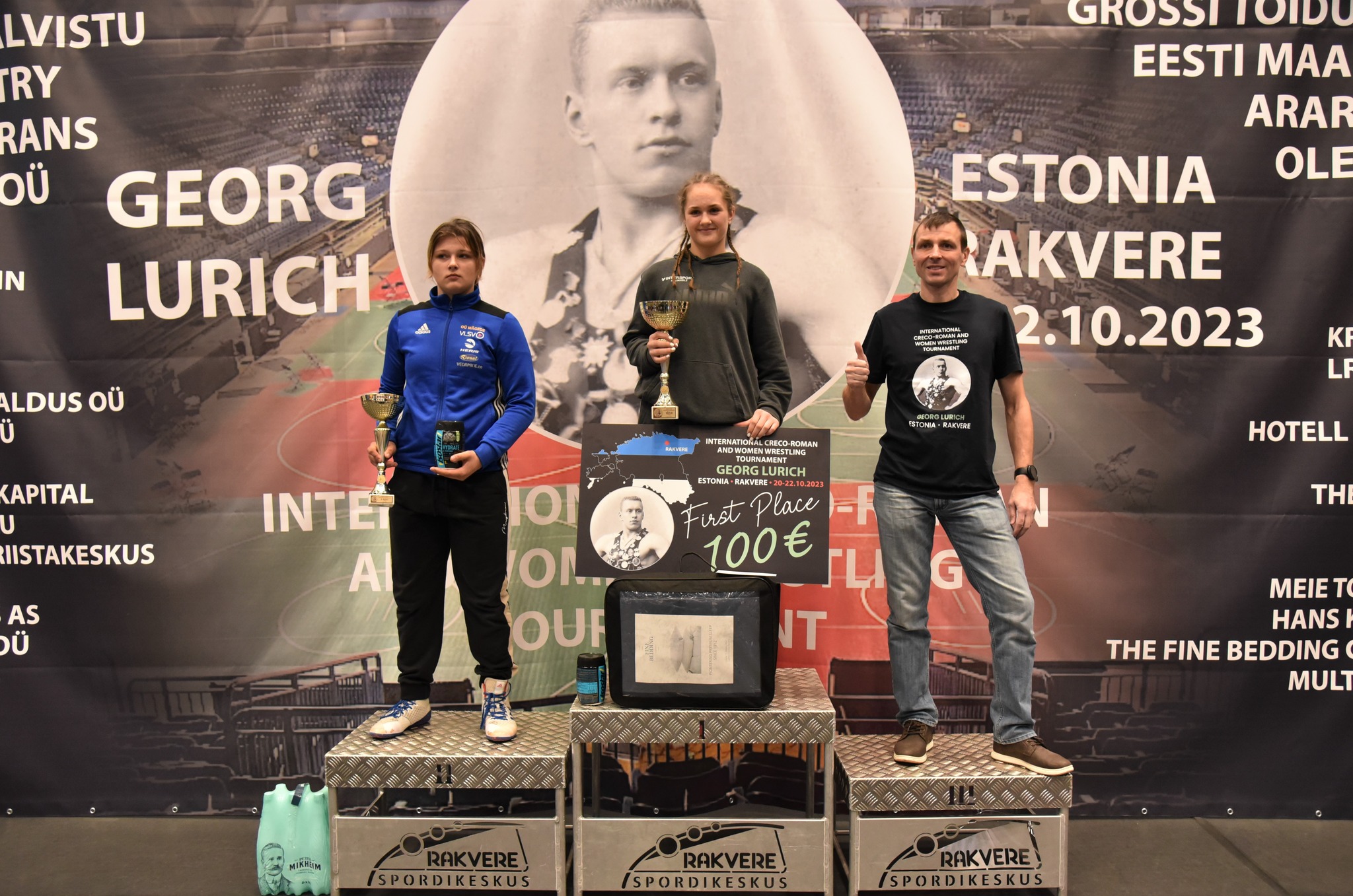 Merily Väster (vasakul) võitis Rakveres II koha. Foto erakogu.