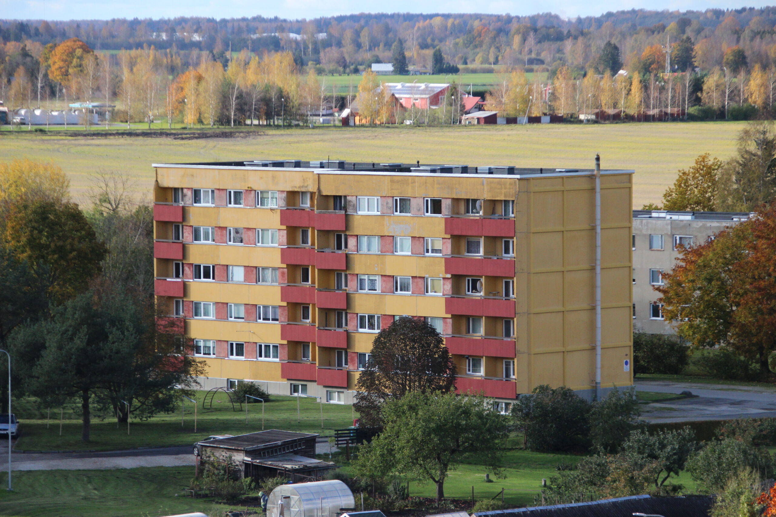 Kortermaja Põltsamaal. Foto on illustratiivne. Foto Raimo Metsamärt.