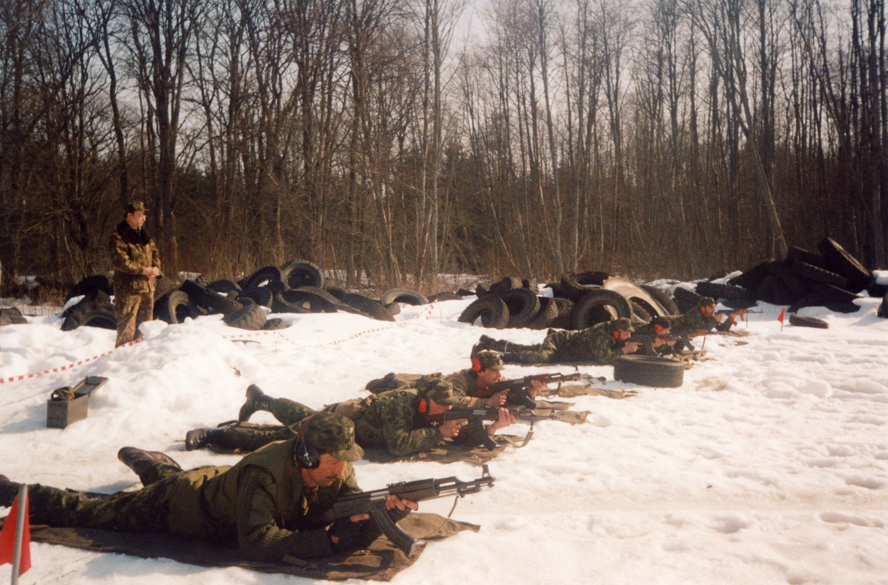 Põltsamaa malevkonna laskevõistlus 1999. aastal Utsalis.