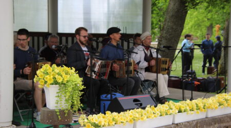 Viljandi Lõõtsaklubi esinemas. Foto Raimo Metsamärt
