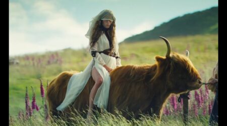Mayfair Witches teine hooaeg – viimane välismaine projekt, kus Henessi osales. Foto erakogu