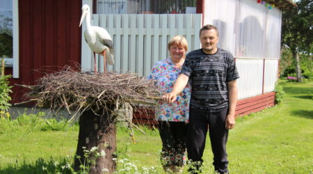 Kaja ja Jüri koduaias. Foto Raimo Metsamärt