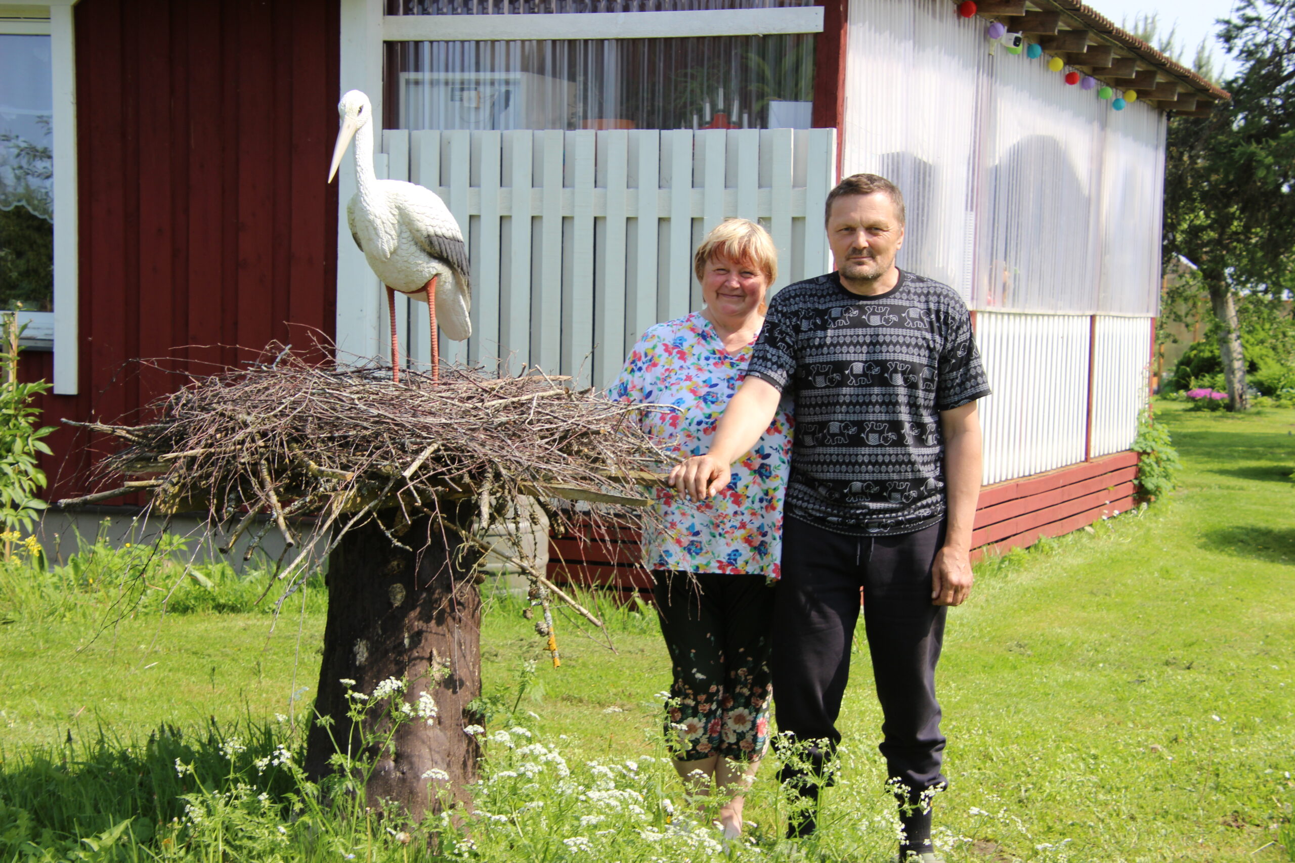 Kaja ja Jüri koduaias. Foto Raimo Metsamärt