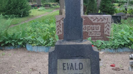Korrastatud haud Põltsamaa kalmistul. Foto Raimo Metsamärt