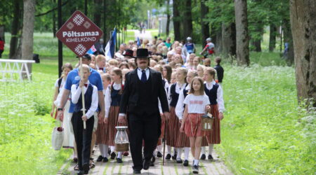 Tuli saabus lossihoovi K.A. Hermanni (Samuel Axel Maikalu) juhtimisel. Foto Raimo Metsamärt