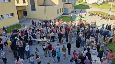 Laadamelu kooli sisehoovis. Foto Raimo Metsamärt