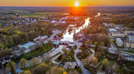 Kindlasti on meie ühiseks sooviks, et nii Põltsamaa linn kui vald tervikuna areneb jõud- salt edasi ja on eeskujuks ka teistele. Foto Raivo Laanes