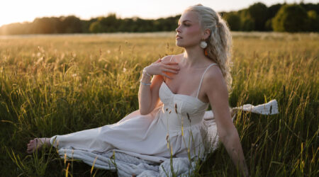 Poeet ja romantik Stella Terna. Foto Põltsamaa Raamatukogu koduleht