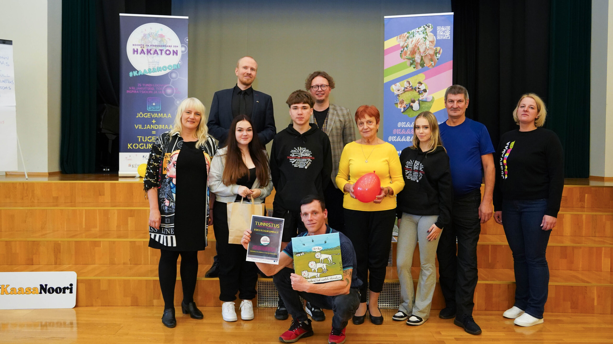 Esku võistkond koos korraldajatega. Foto Videovanad OÜ