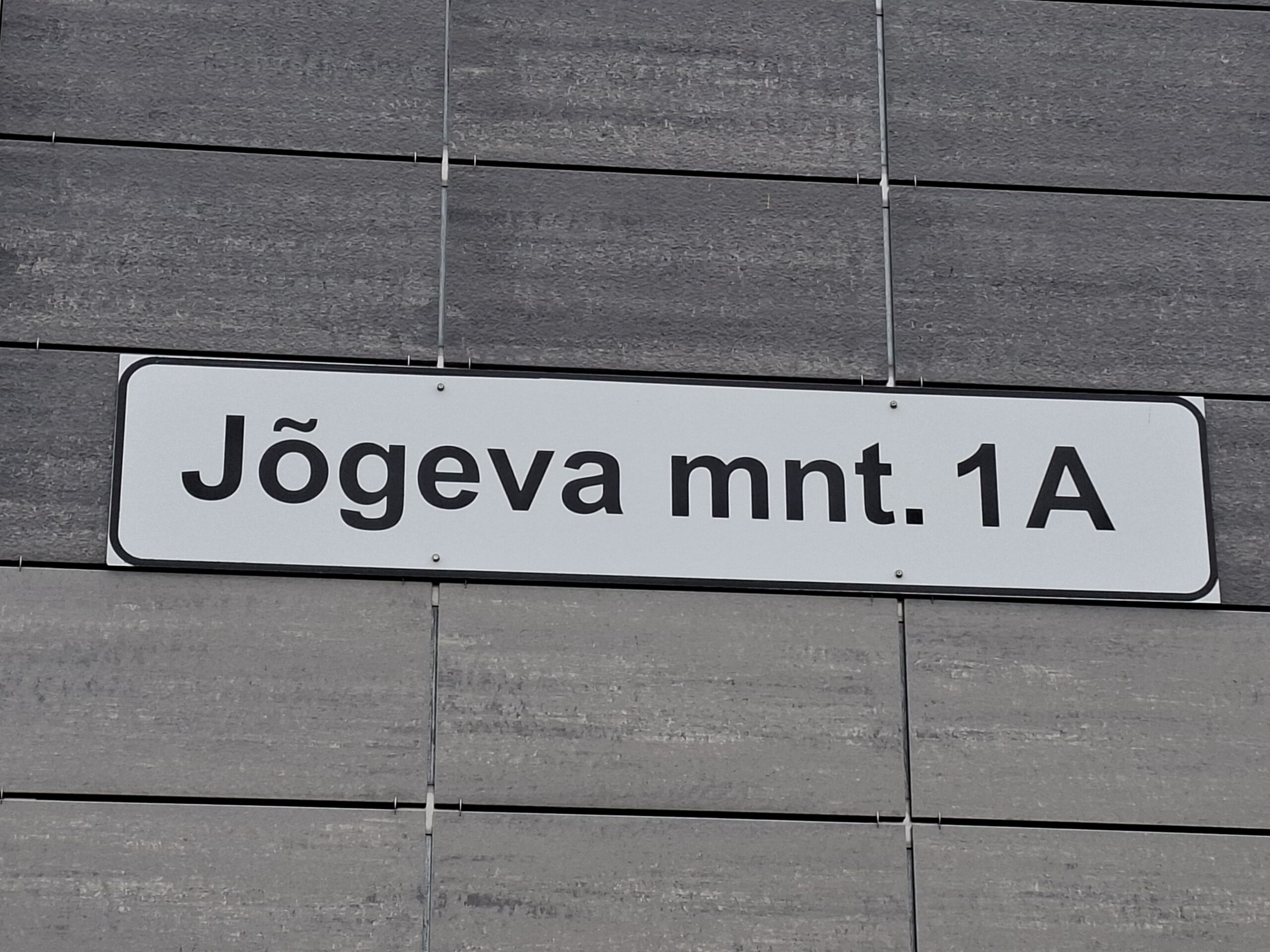 Näide eestikeelsest tänavasildist. Foto on illustratiivne.