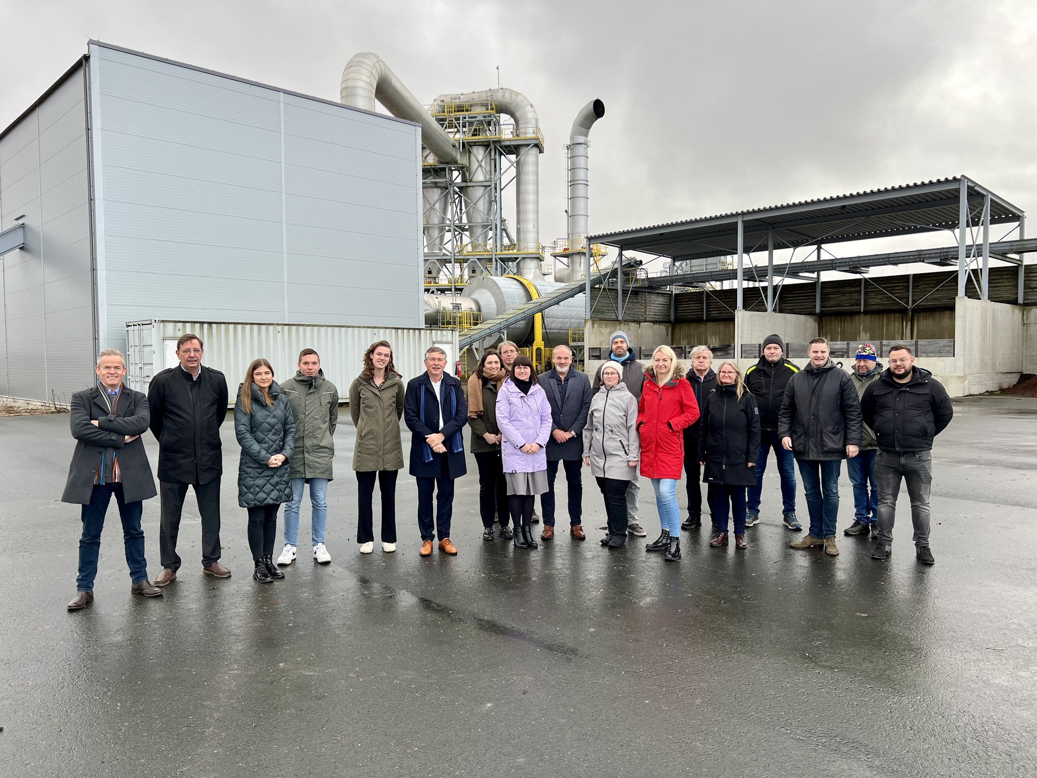 Osalejad tutvusid Vägaris asuva Baltania OÜ tehasega. Foto erakogu