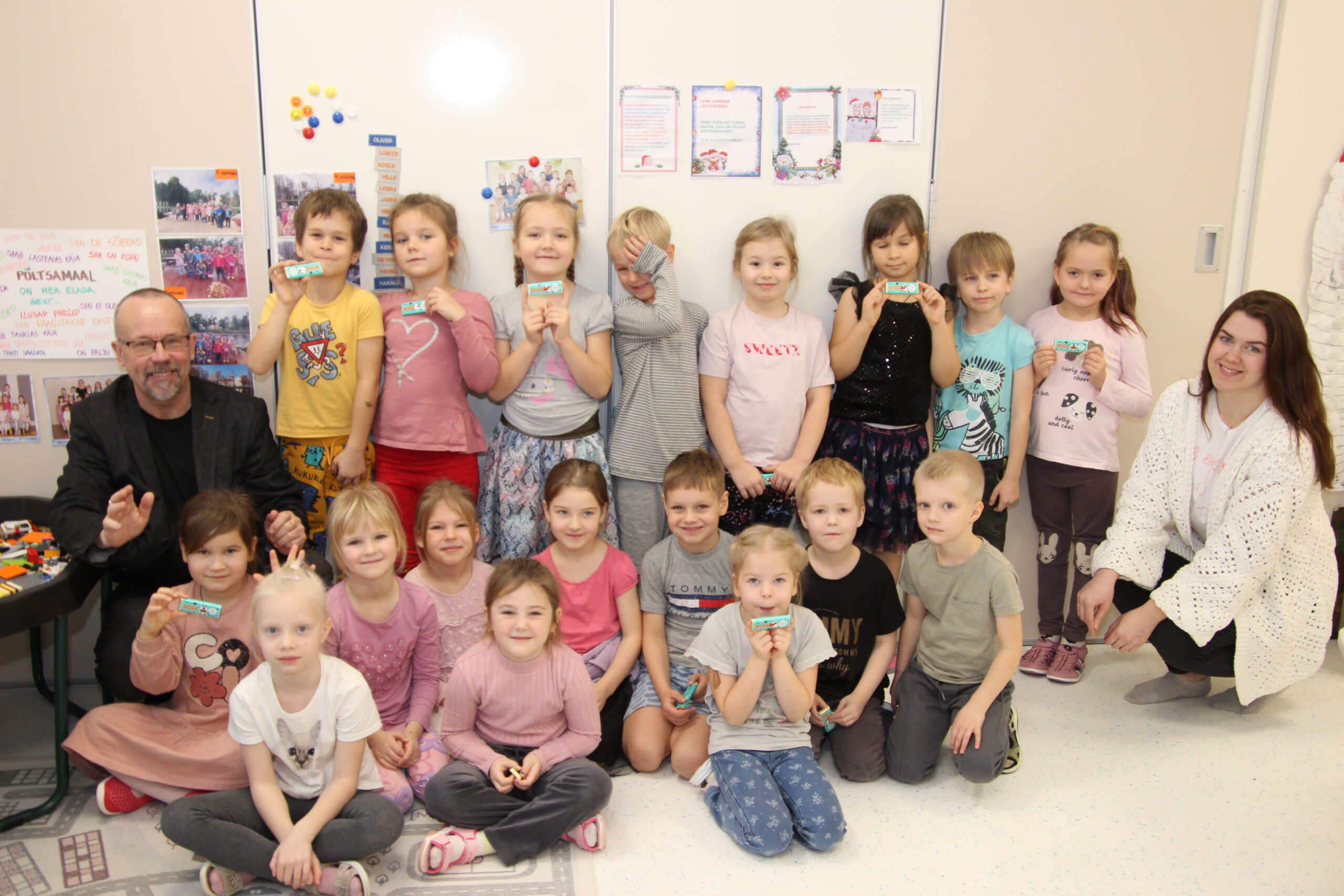 Pärast ühispilti Agnese ja Raimoga sai hakata šokolaadiga maiustama. Foto Leevikese rühm