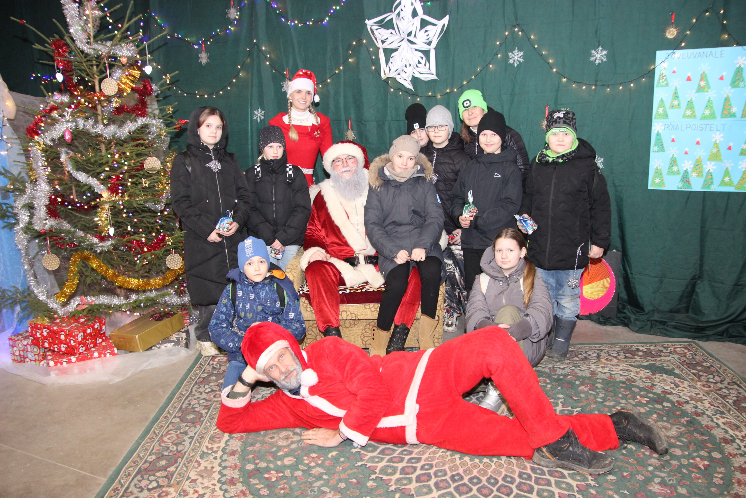 Võimalust jõuluvanaga koos pilti teha kasutati usinasti. Foto Raimo Metsamärt