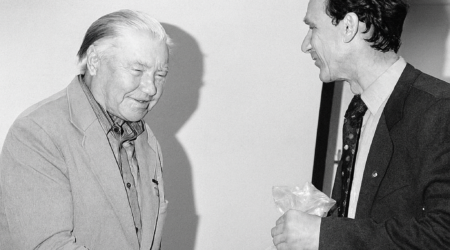 Julius Tillo kirjasaatjate päeva tähistamisel Jõgeval. Foto Rahvusarhiiv