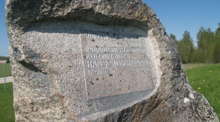 Mälestuskivi Hans Silbermannile Pajusi vallas Kalanas. Foto Raivo Suni, Vikipeedia