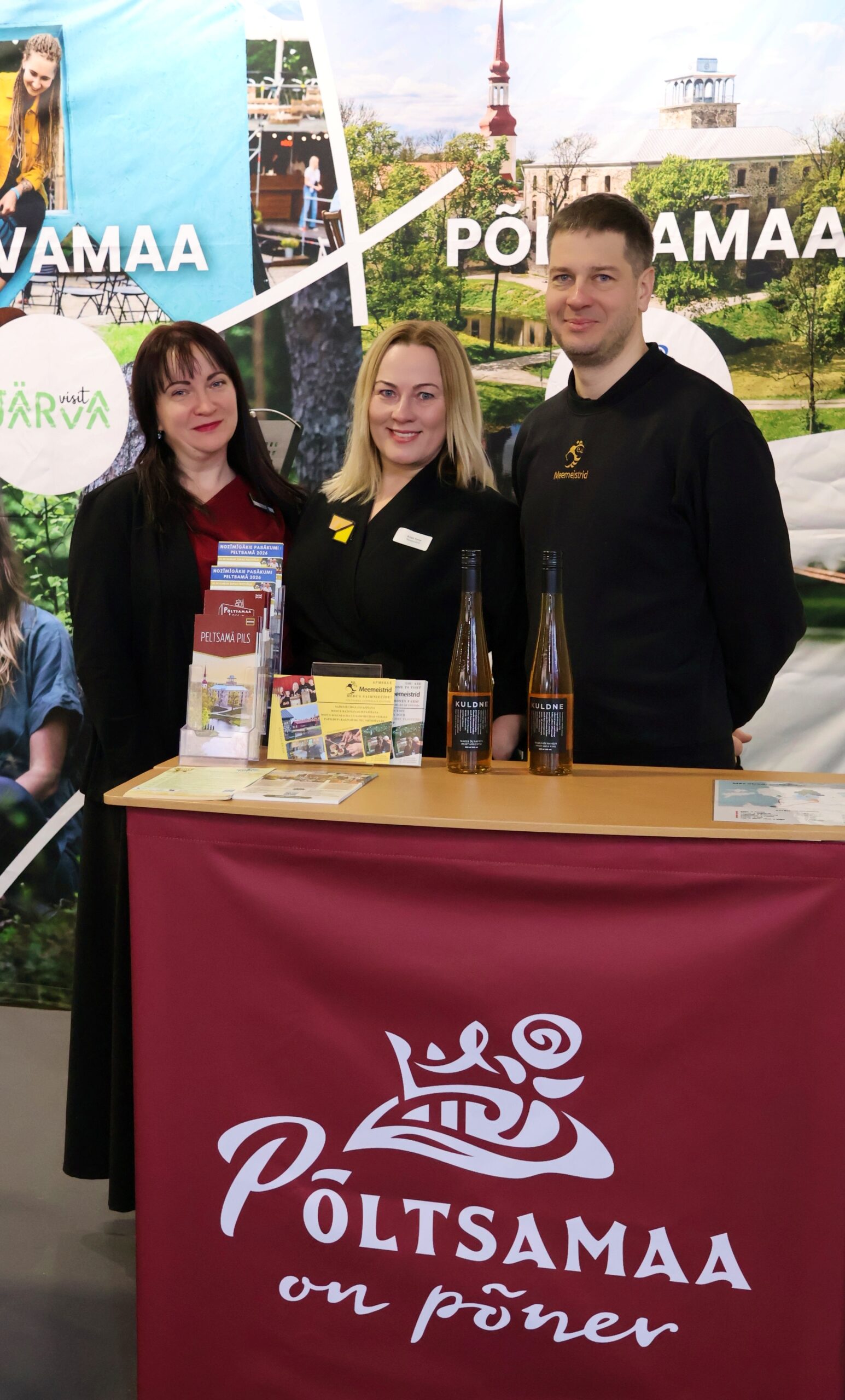 Põltsamaad valda tutvustasid messil Teele Kaeramaa Põlt- samaa lossist ning Kristi ja Raul Terep Meemeistrite talust. Foto Johanna Joandi
