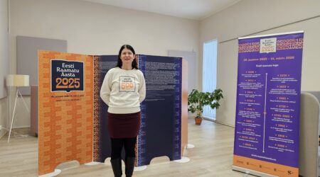 Põltsamaa Raamatukogus avati raamatuaasta rändnäitus „500 aastat eestikeelseid raamatuid“, mida tutvustas Eesti Kirjanduse Seltsi projektijuht Triin Ploom-Niitra. Selts korraldab ja koordineerib erinevaid raamatuaasta sündmusi üle Eesti. Foto Riina Holtsmeier