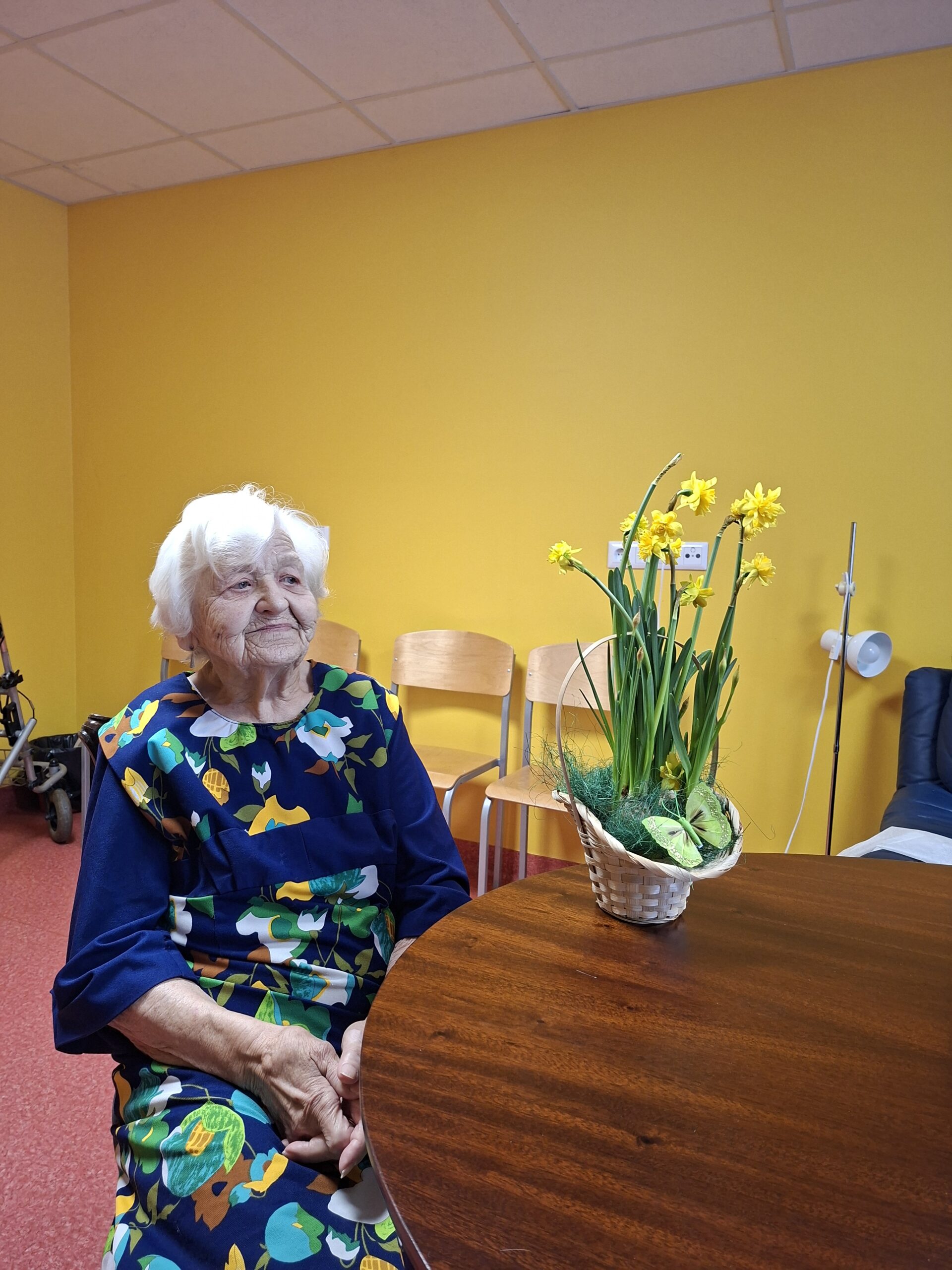 Õilme Koitla on jätkuvalt elurõõmus ja toimekas. Foto Raimo Metsamärt