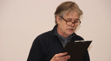 Tõnu Oja esituses muutusid luuletused koha värvikamaks. Foto Raimo Metsamärt