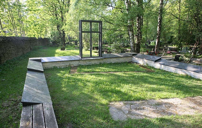 Punase terrori ohvrite matmispaik. Foto A. Krillo