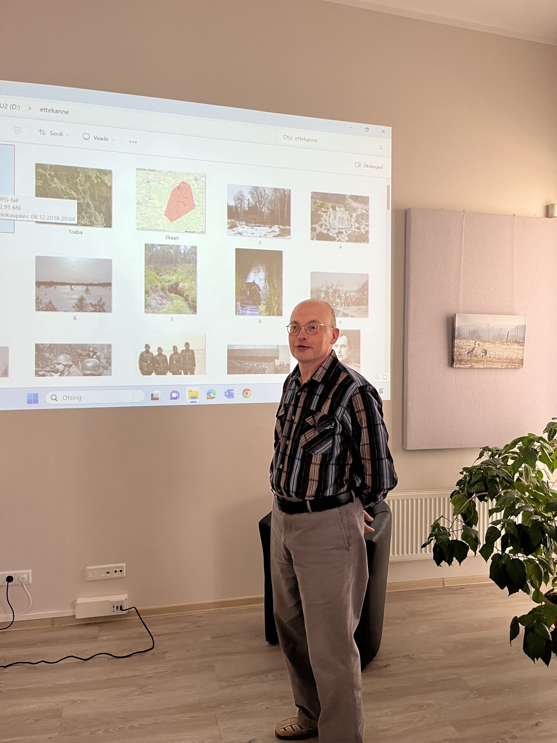 Urmas Kuusik metsavendluse ajaloost rääkimas. Foto erakogu
