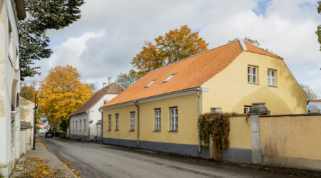 Restaureeritud hoone Kuressaare muinsuskaitsealal. Foto Valmar Voolaid