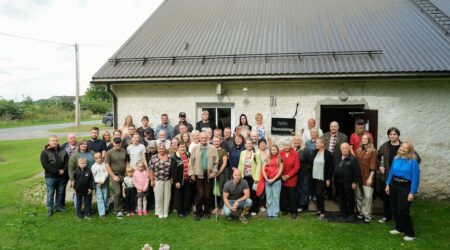 Esilinastusele kogunes rohkesti rahvast. Foto erakogu