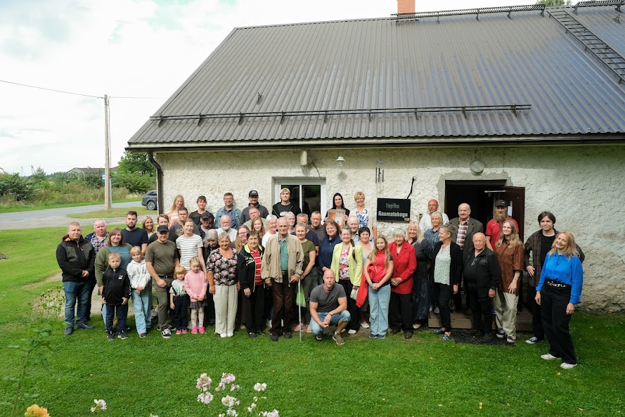 Esilinastusele kogunes rohkesti rahvast. Foto erakogu